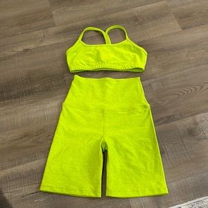 Behind yoga workout set